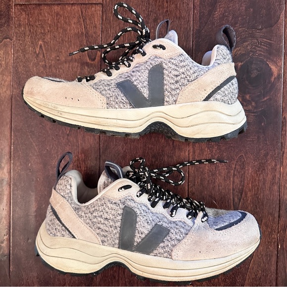 Women’s Veja Venturi - Picture 3 of 5